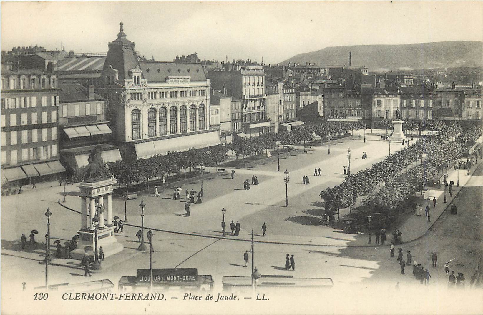 Clermont-Ferrand — Place de Jaude — Liqueur Mont-Dore - Recto