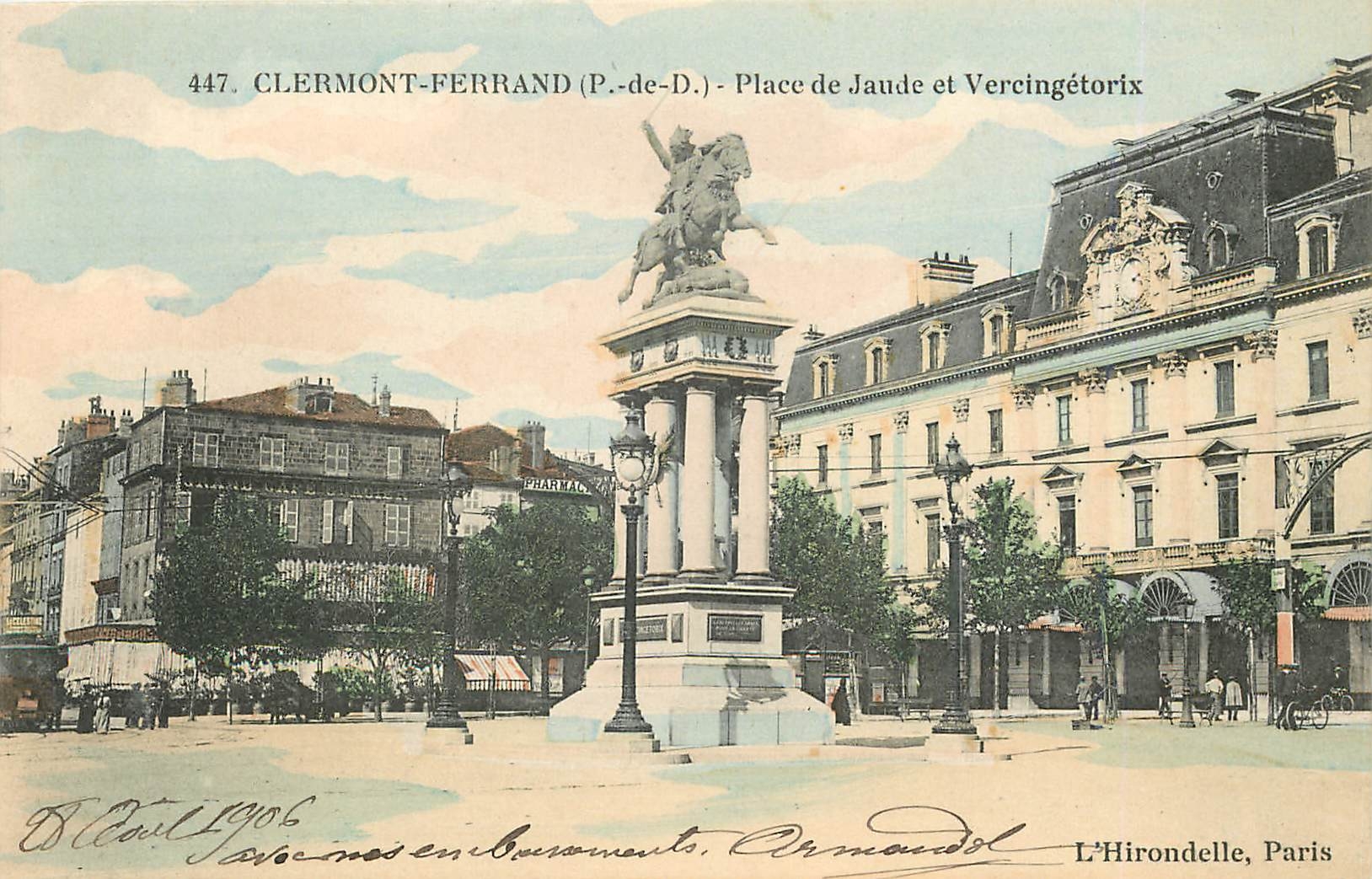 CPA Clermont Ferrand P de D Place de Jaude et Vercigetorix 