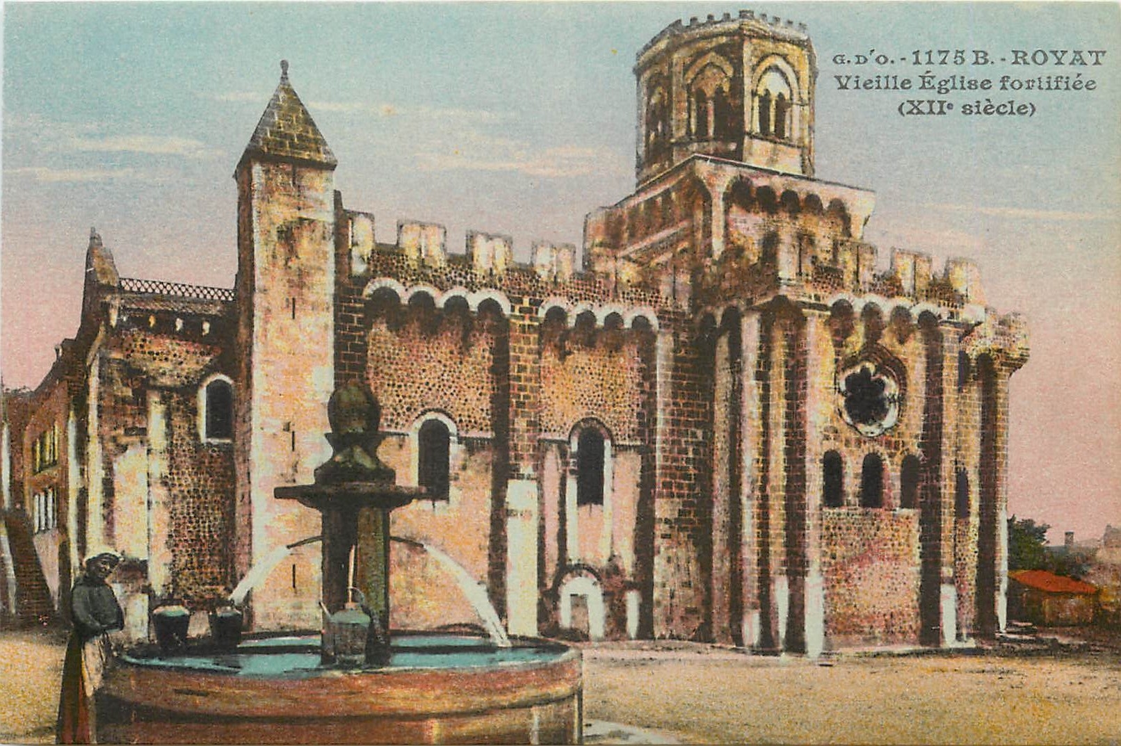 CPA Royat Vieille Eglise Fortifiee 