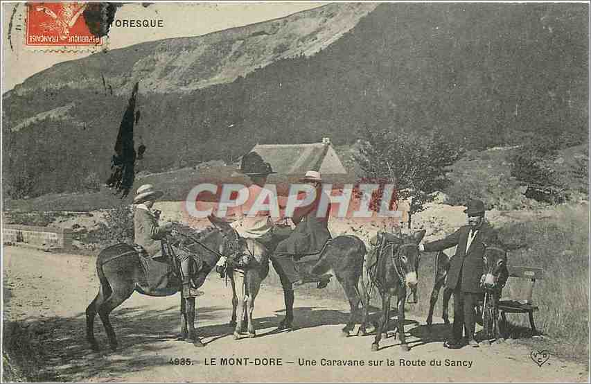 LE MONT-DORÉ — Une Caravane sur la Route du Sancy — Éditeur : Foresque, n° 4935