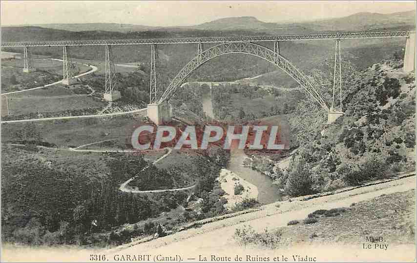 CPA Garabit Cantal La Route de Ruines et le Viaduc 