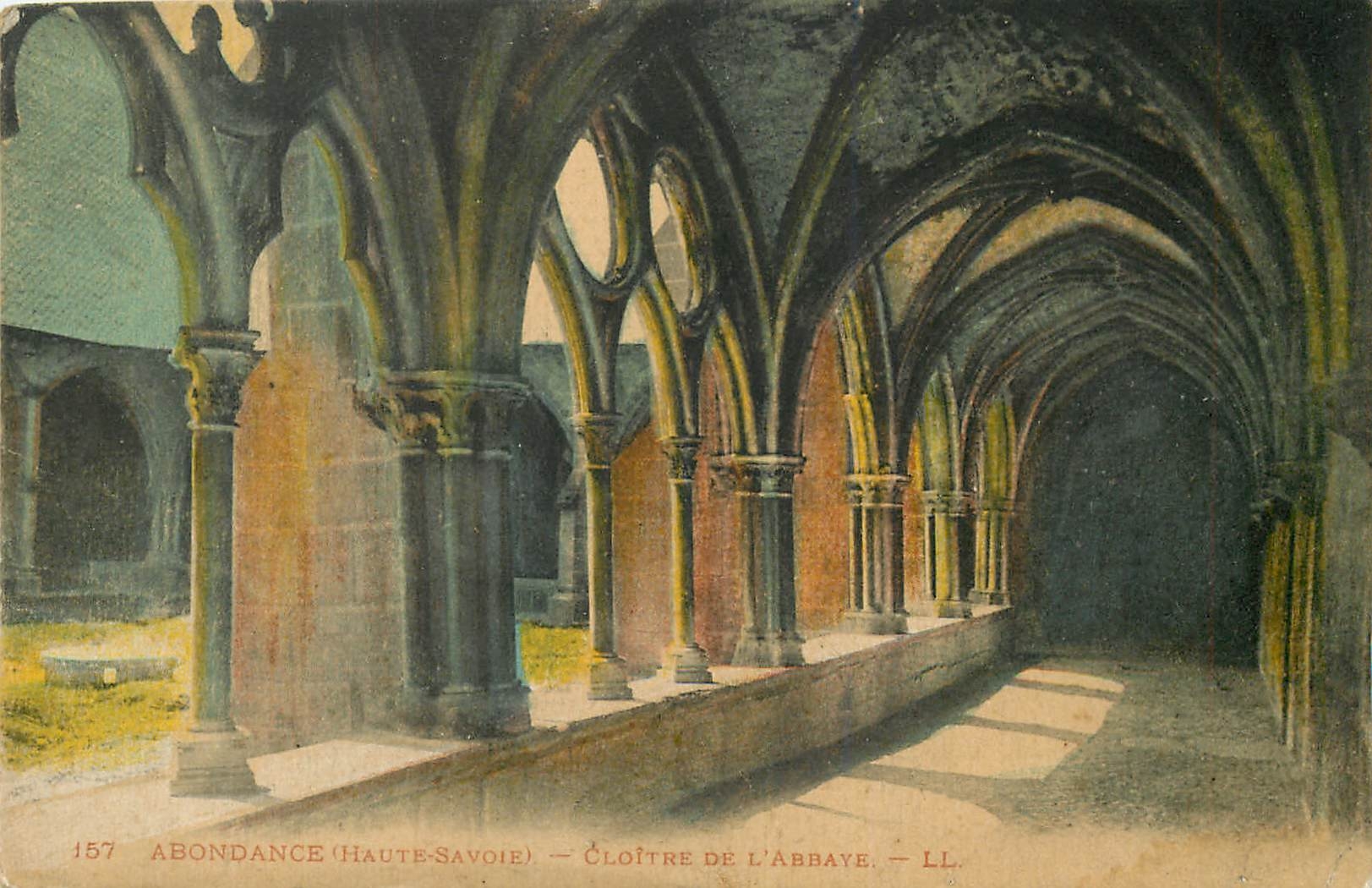 CPA Abondance Haute Savoie Cloitre de l'Abbaye 