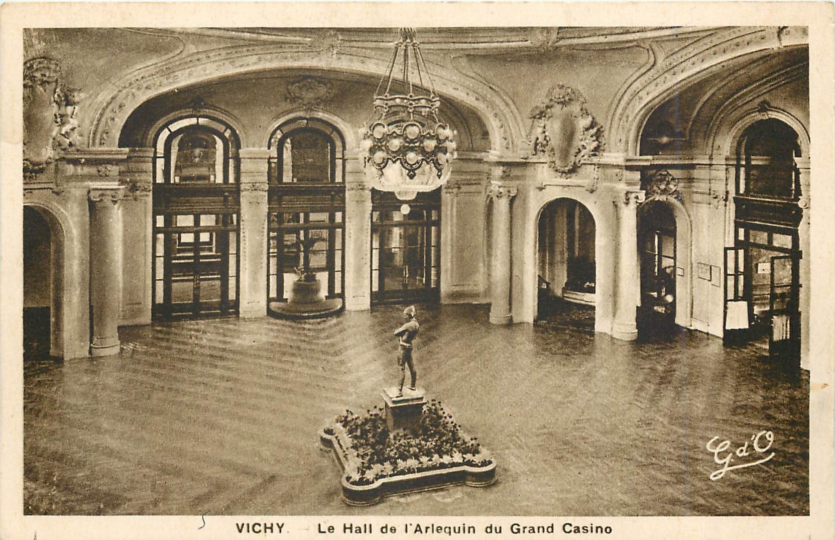 CPA Vichy le Hall de l'Ariequin du Grand Casino 
