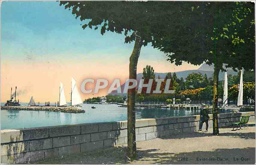 CPA Evian les Bains Le Quai Bateaux