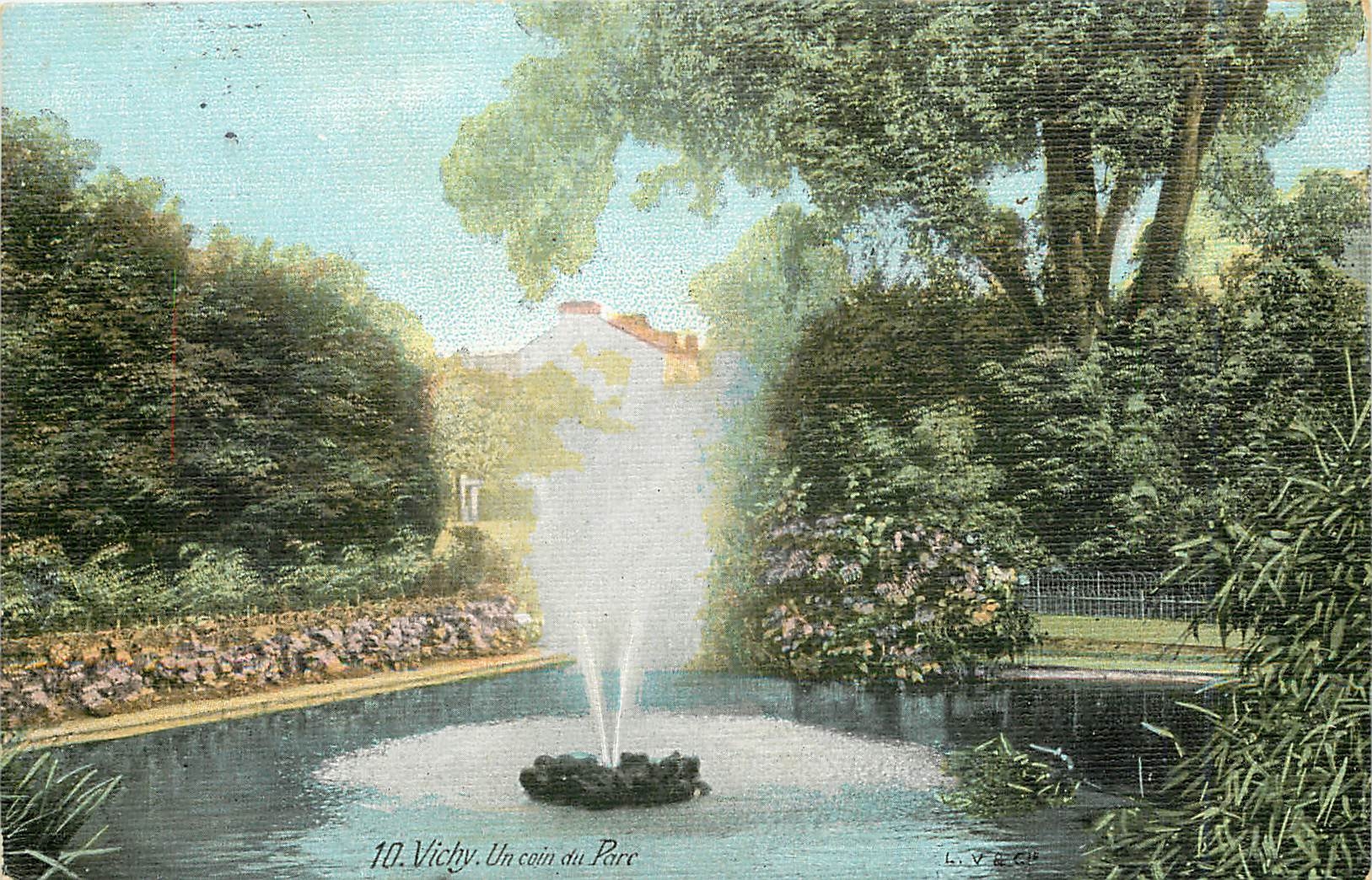 CPA Vichy Un coin du Parc 