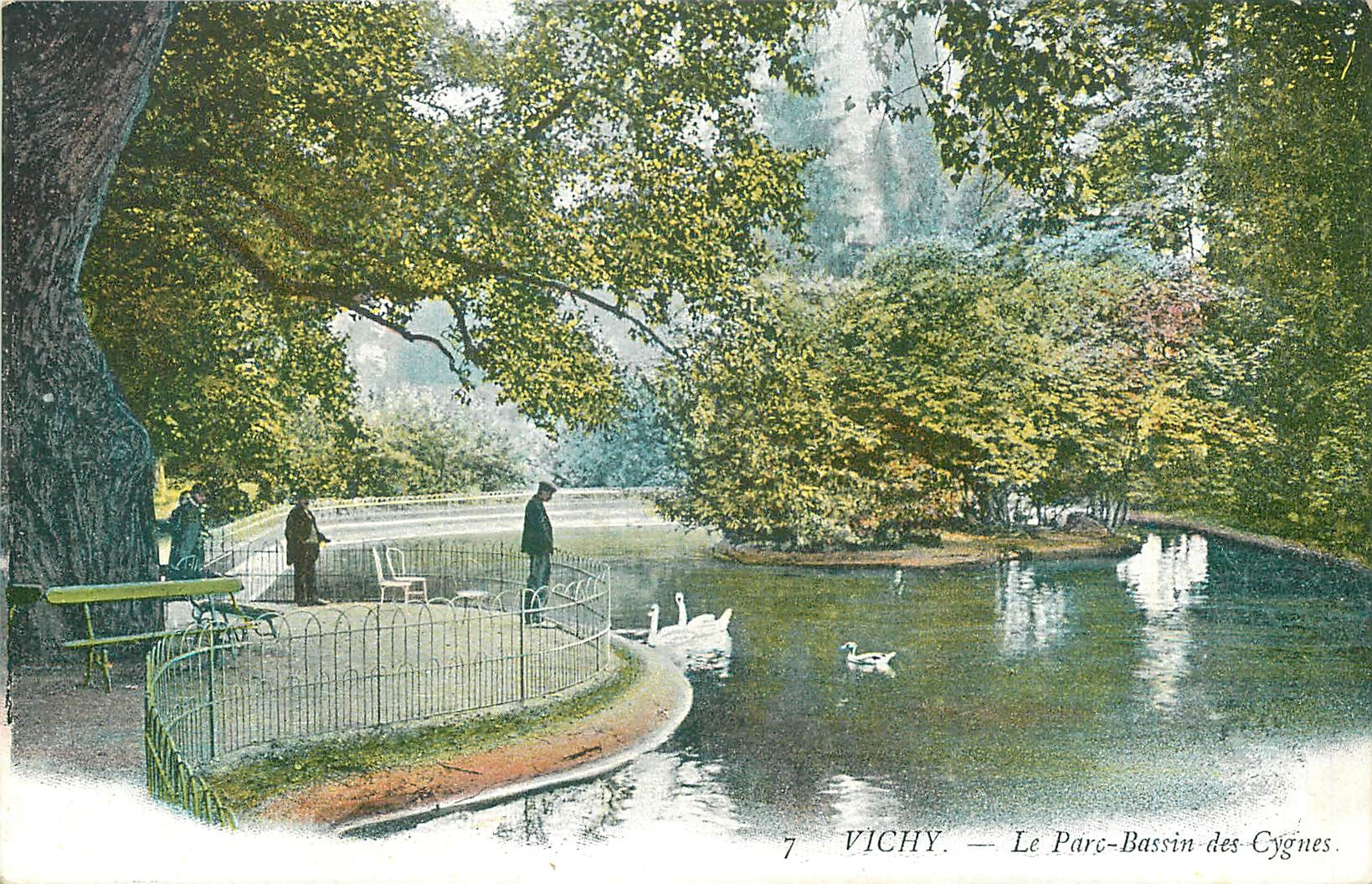 CPA Vichy Le Parc Bassin des Cygnes 