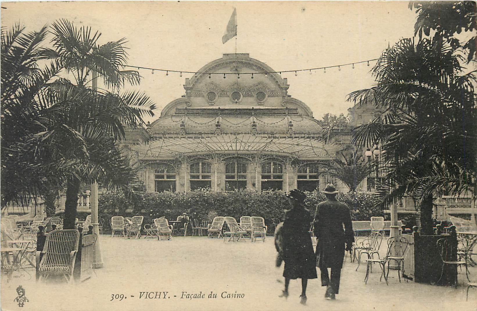 CPA Vichy Facade du Casino 