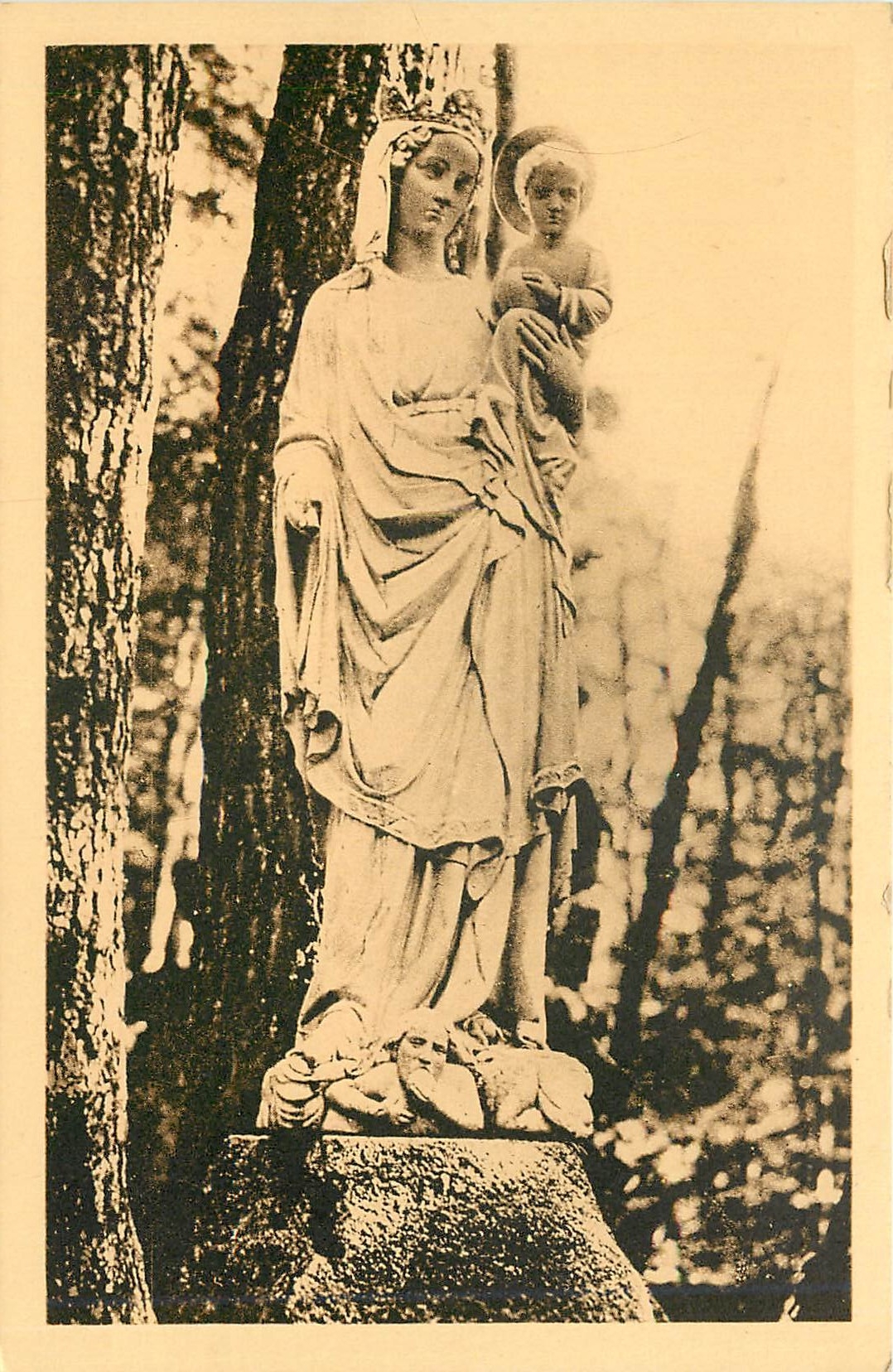 CPA Abbaye de la Pierre Qui Vire Yonne La Vierge du Chemin de Croix 