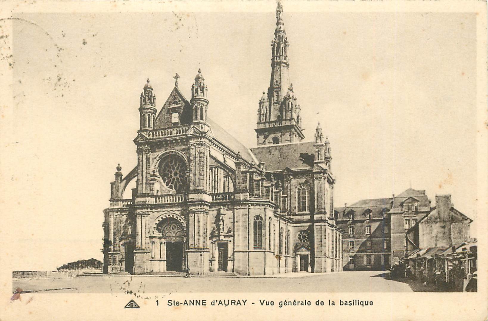 CPA Ste Anne d'Auray Vue generale de la Basilique 