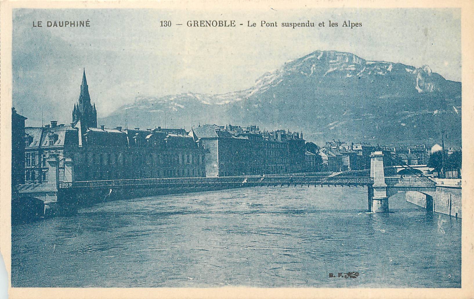 CPA Grenoble Le Pont suspendu et les Alpes 