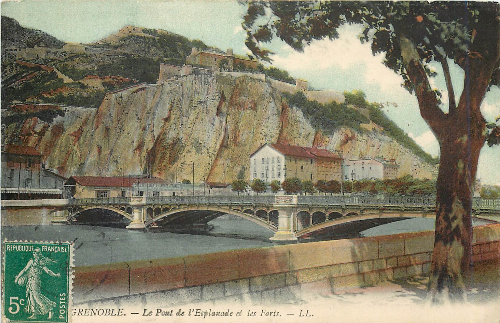 CPA Grenoble Le Pont de l'Esplanade et les Forts 