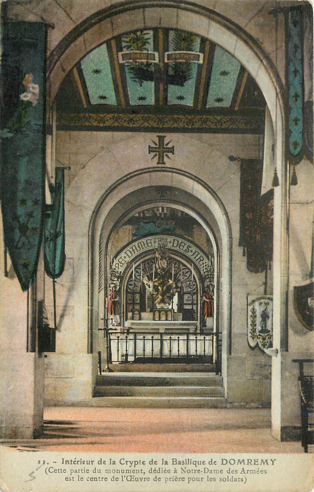 Intérieur de la Crypte de la Basilique de Domrémy — dédiée à Notre-Dame des Armées — Édition de la Basilique Nationale