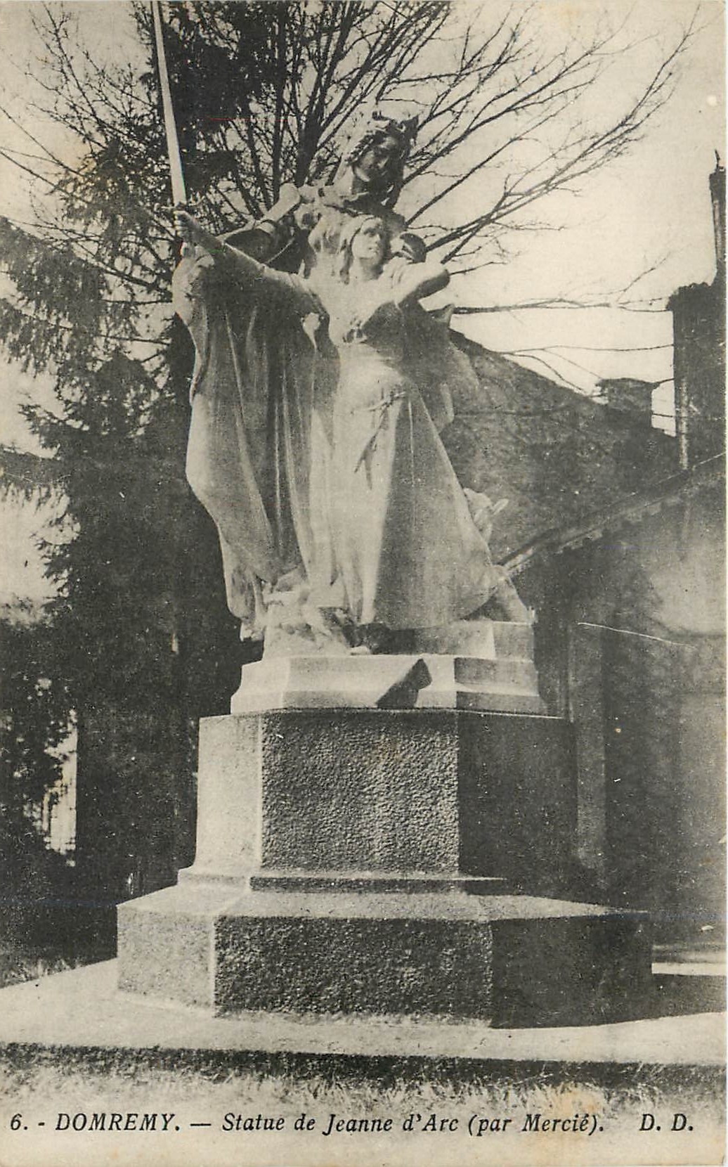 Domrémy — Statue de Jeanne d'Arc (par Mercié) — D. D. - Recto