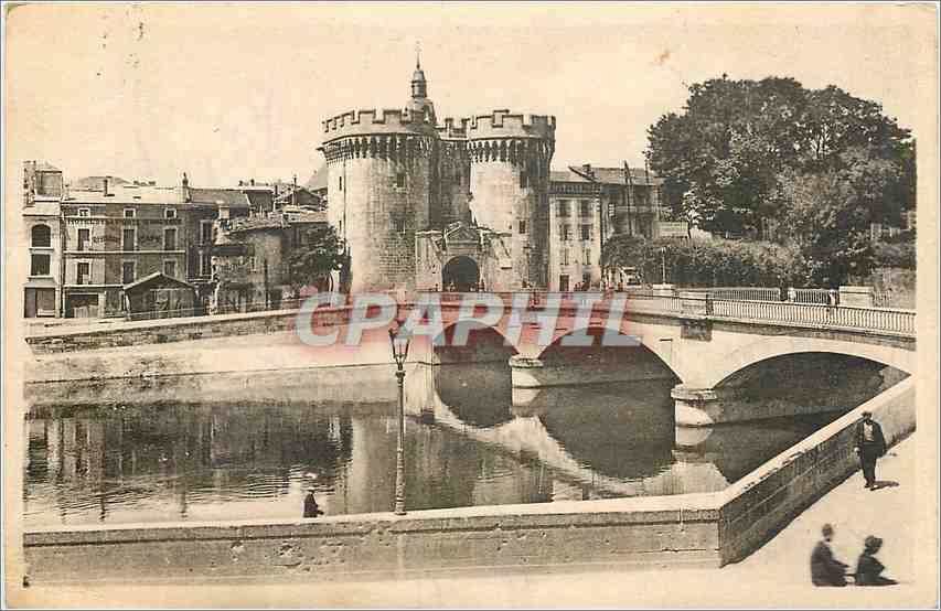 CPA Verdun La Tour et le Pont Chaussee 