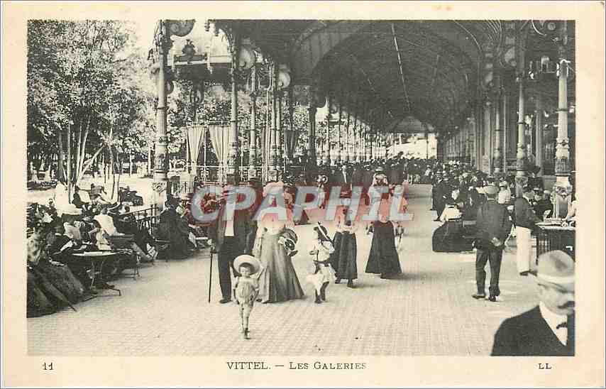 CPA Vittel Les Galeries 