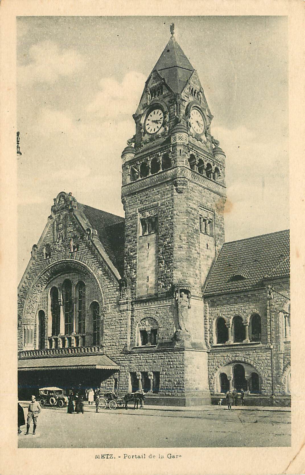 CPA Metz Portail de la Gare 