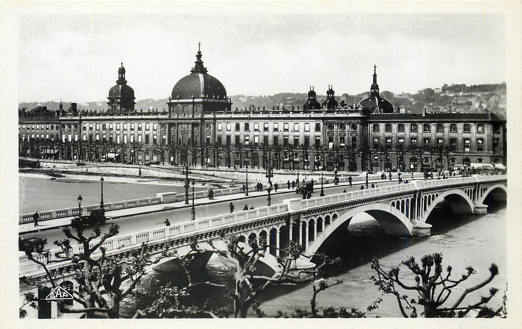 CPA Lyon Pont Wilson et l'Hotel Dieu 