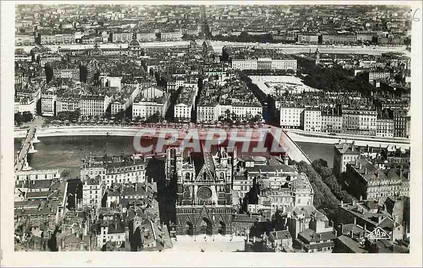 CPA Lyon Vue Generale sur Bellecour 