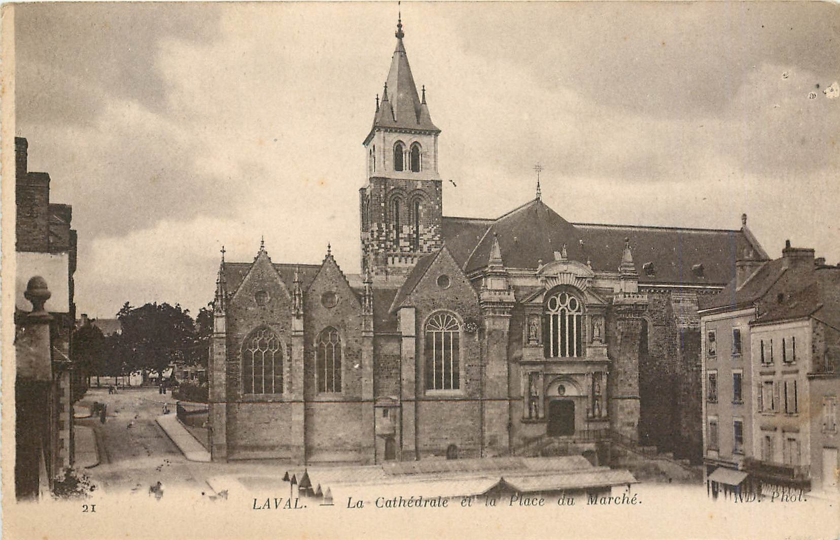 CPA Laval La Cathedrale et la Place du Marche 