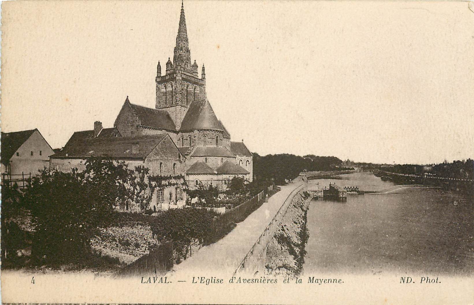 CPA Laval L'Eglise d'Avesnieres et la Mayenne 