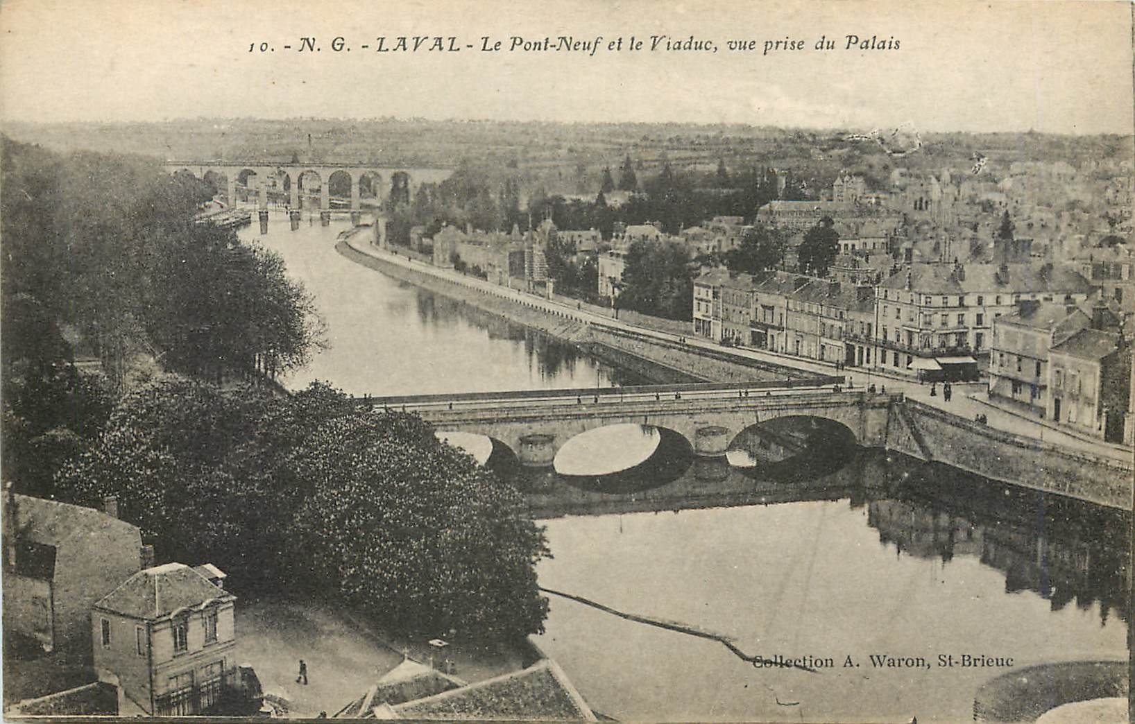 CPA Laval Le Pont Neuf et le Viaduc vue prise du Palais 