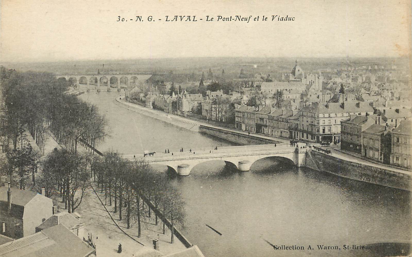 CPA Laval Le Pont Neuf et le Viaduc 