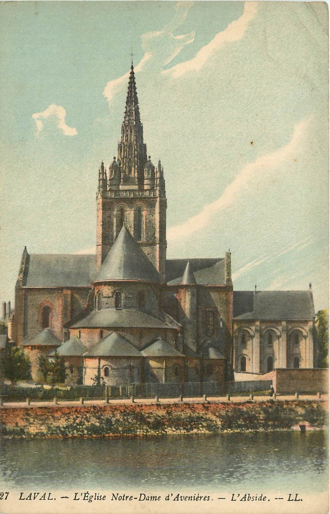 CPA Laval L'Eglise Notre Dame d'Avenieres L'Abside 