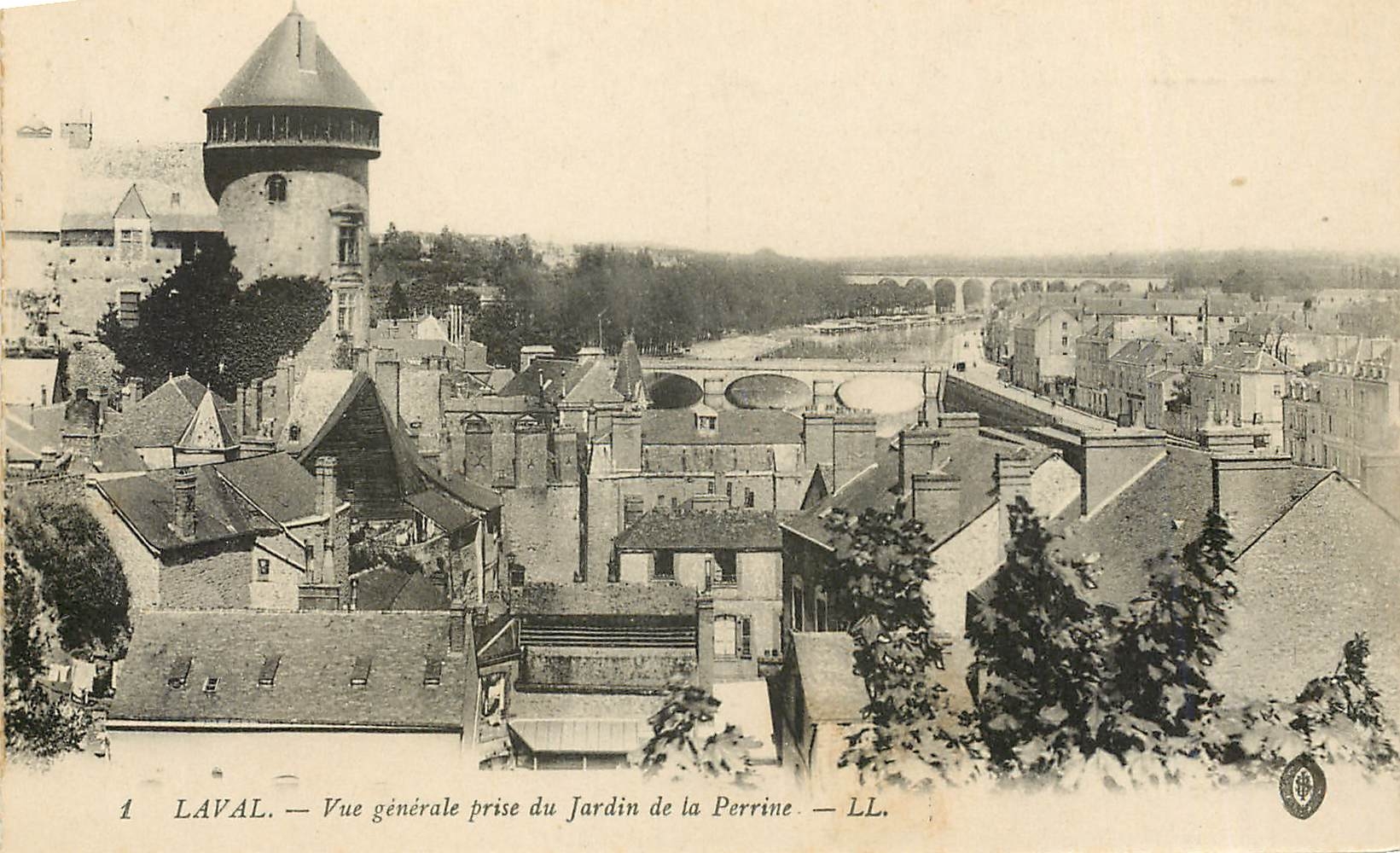 CPA Laval Vue Generale prise du Jardin de la Perrine 