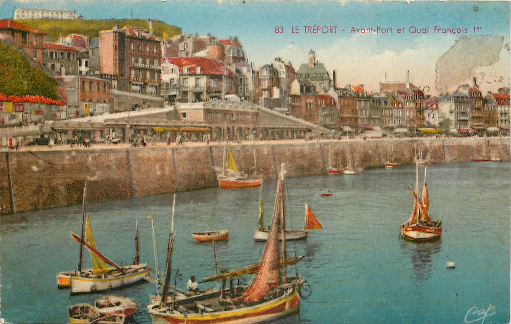 CPA Le Treport Avant Port et Quai Francois 1er  Bateaux