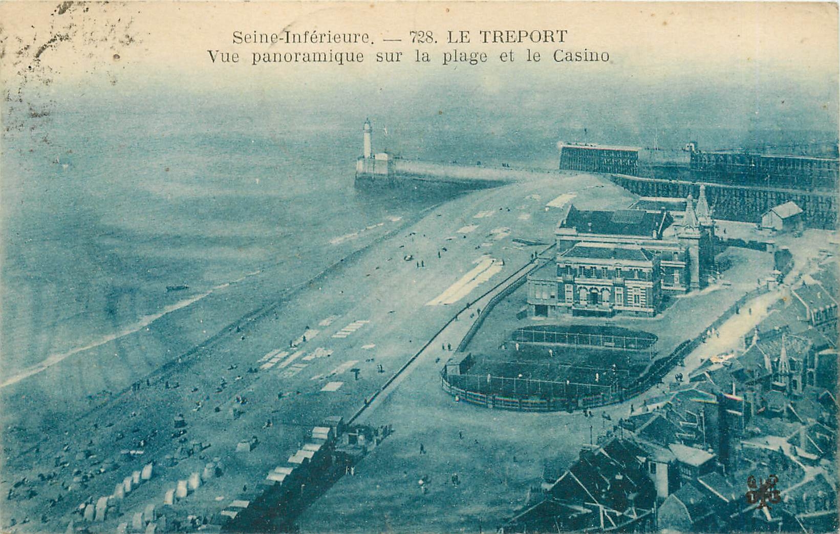 CPA Seine Inferieure Le Treport Vue Panoramique sur la Plage et le Casino 