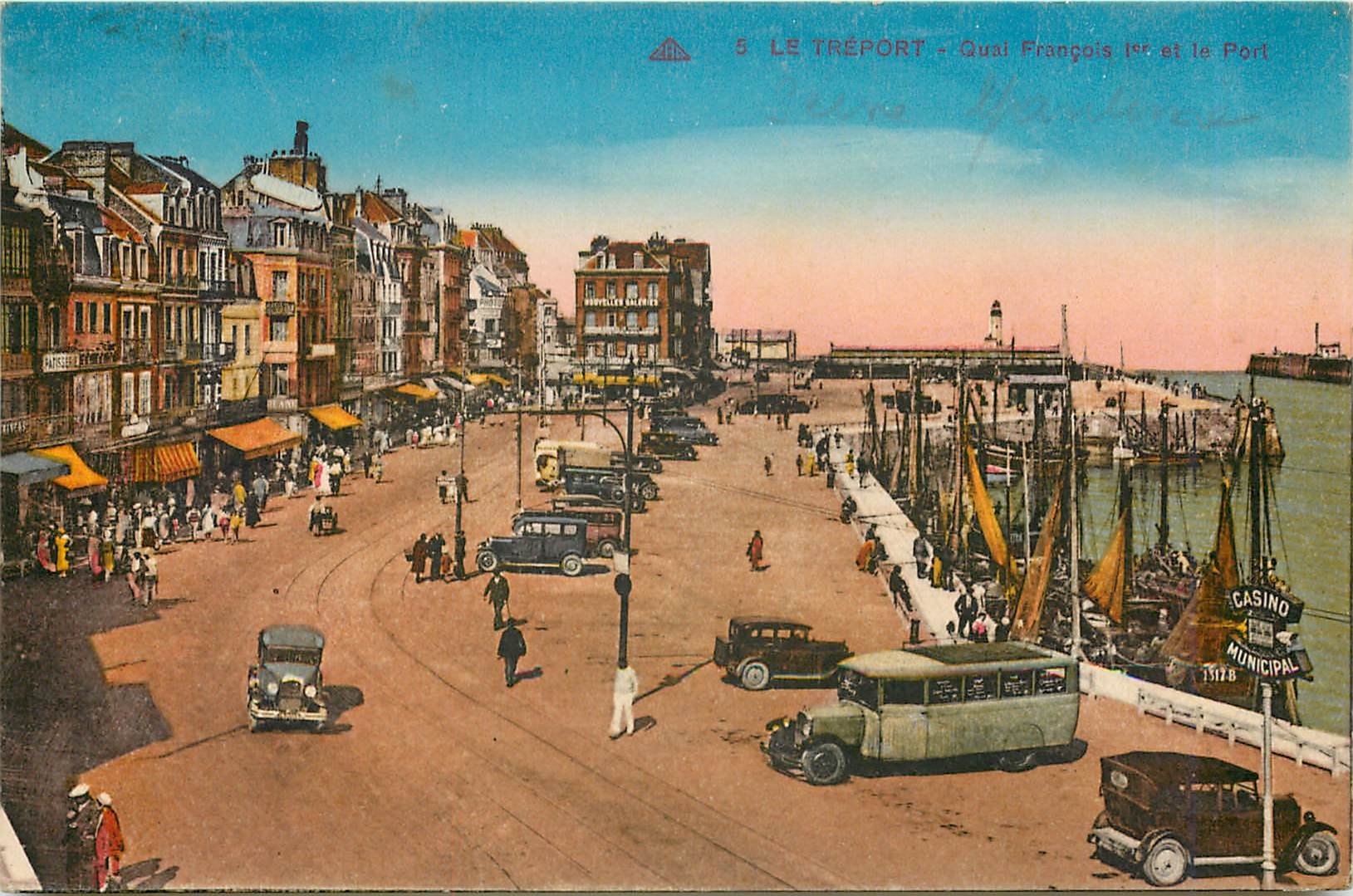 CPA Le Treport Quai Francois 1er et le Port Bateaux