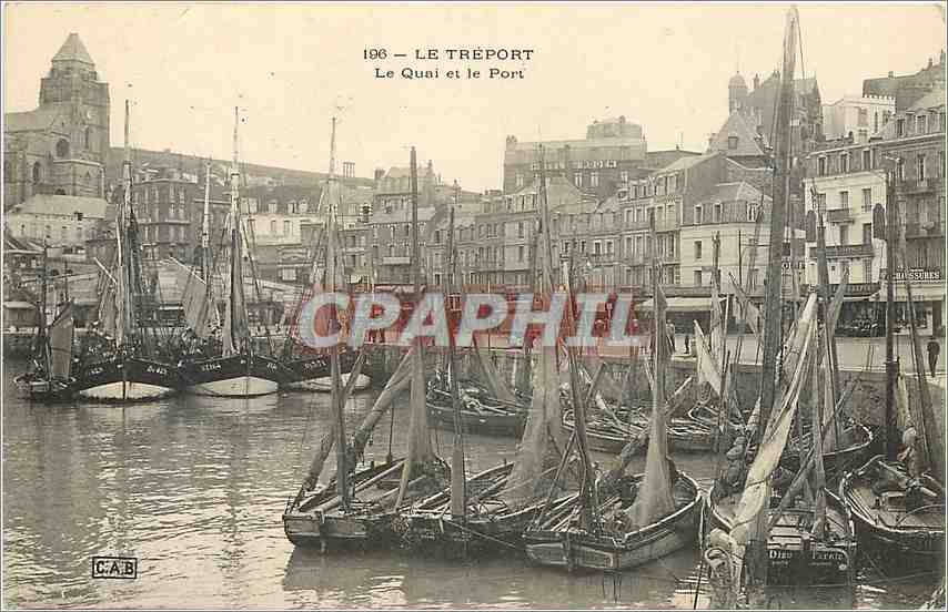 CPA Le Treport Le Quai et le Port Bateaux