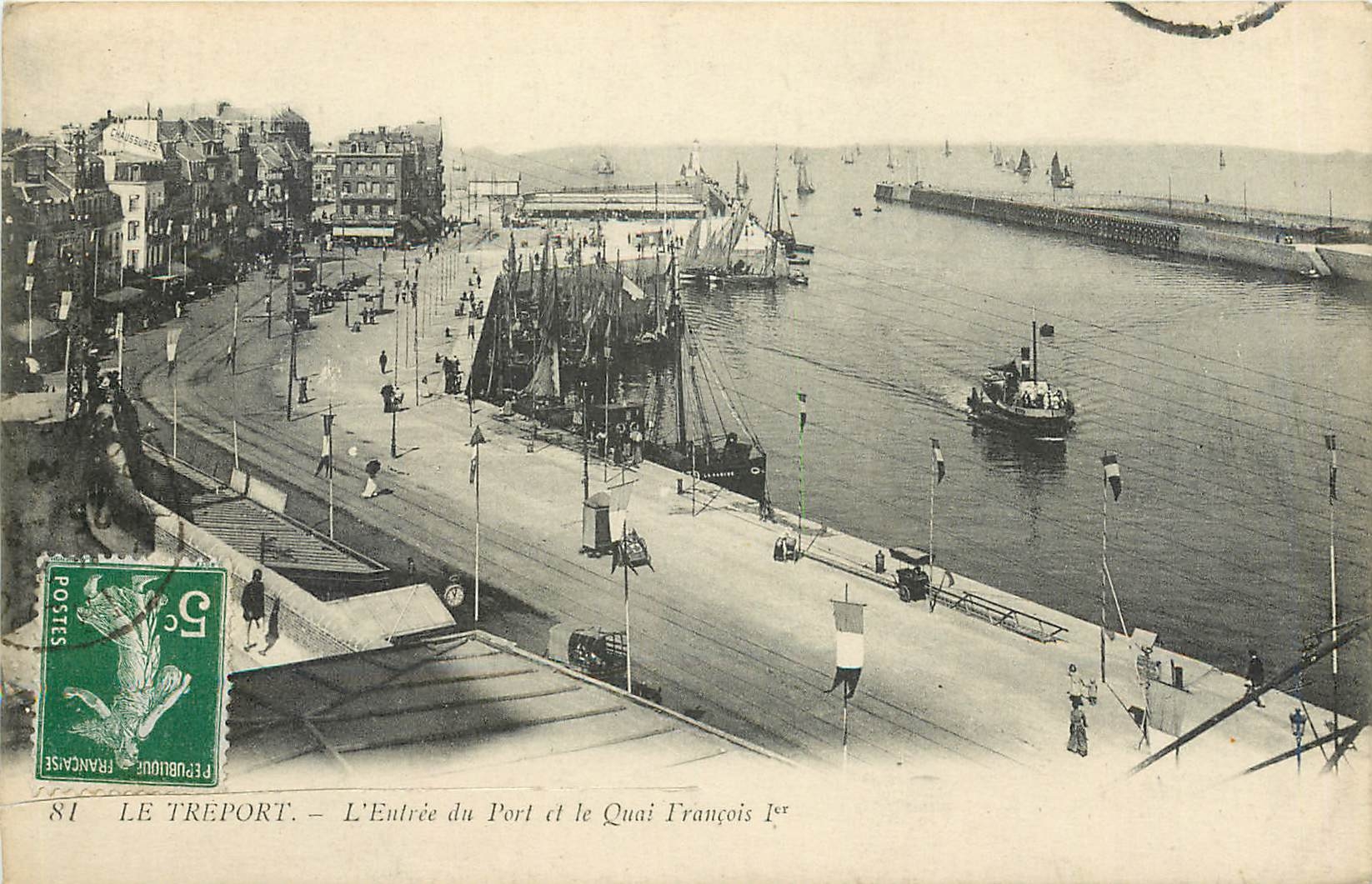 CPA Le Treport L'Entree du Port et le Quai Francois 1er Bateaux