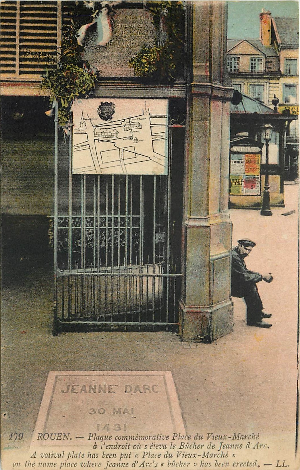 CPA Rouen Plaque commemorative Place du Vieux 