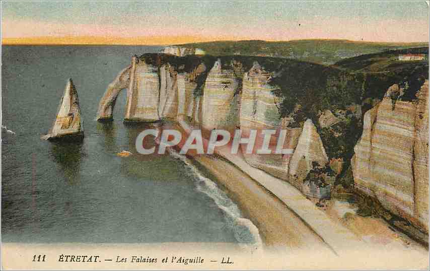 CPA Etretat Les Falaises et l'Aiguille 