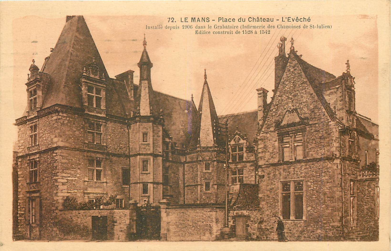 CPA Le Mans Place du Chateau L'Eveche 