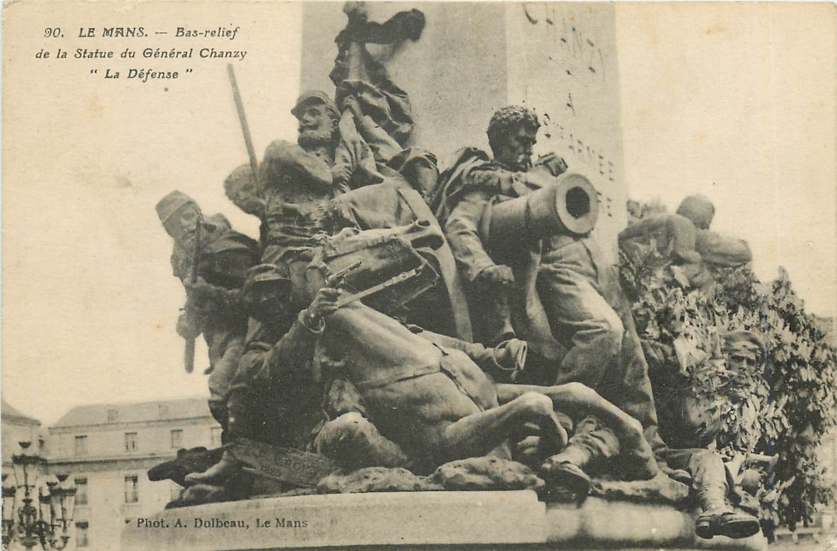 CPA Le Mans Bas relief de la Statue du General Chanzy 
