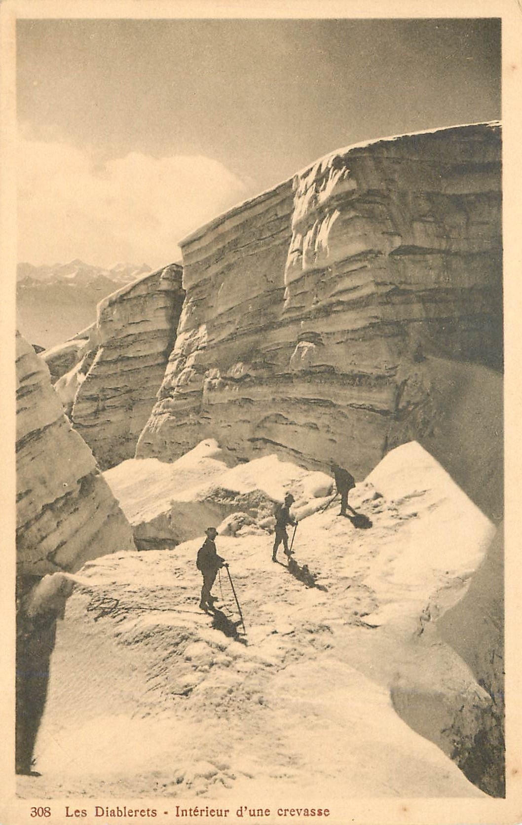 CPA Les Diablerets Interieur d une crevasse