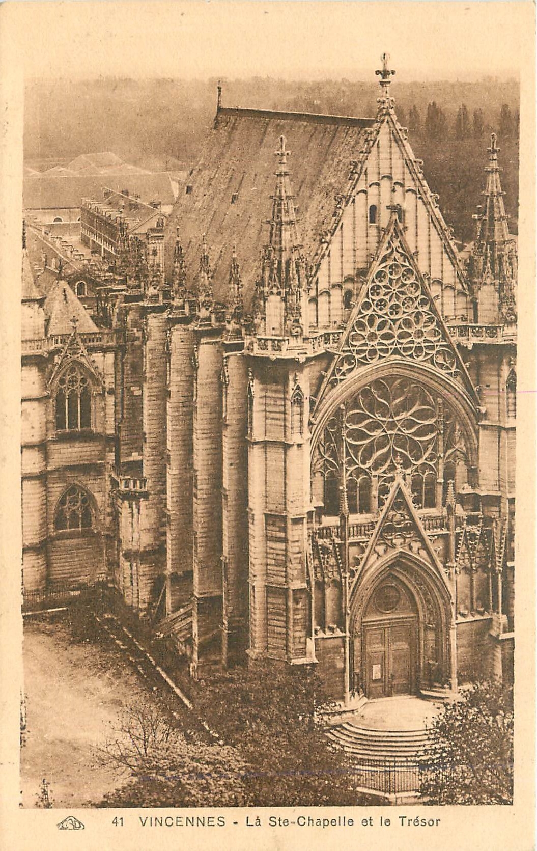 CPA Vincennes La sainte Chapelle et le tresor