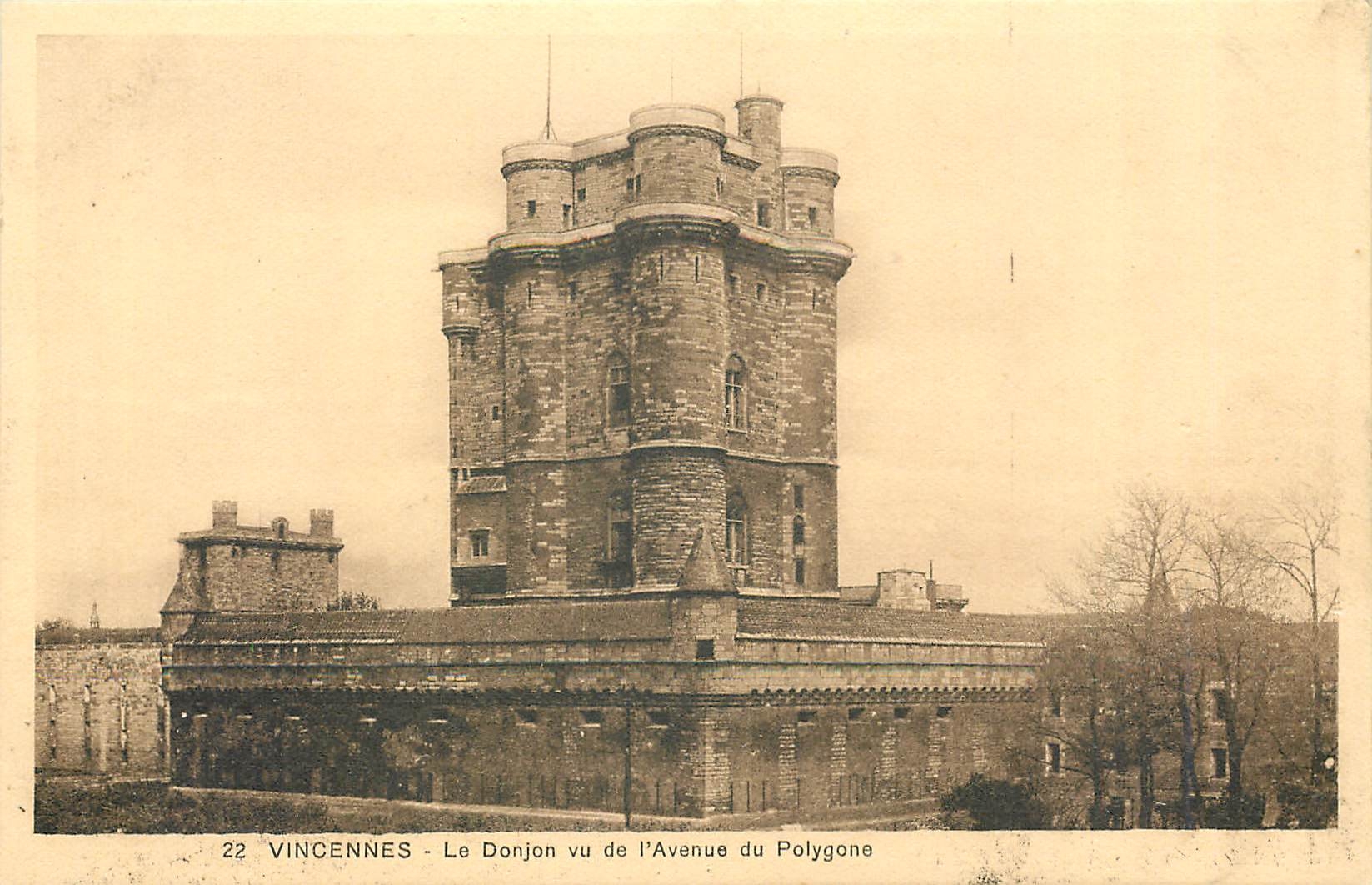 CPA Vincennes Le donjon vu de l'avenus du Polygone