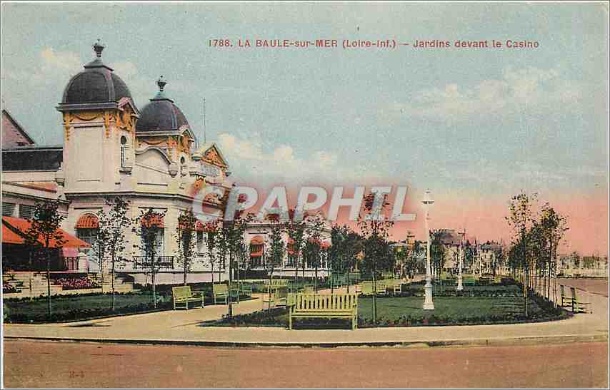 CPA La baule sur mer Loire jardin devant le casino