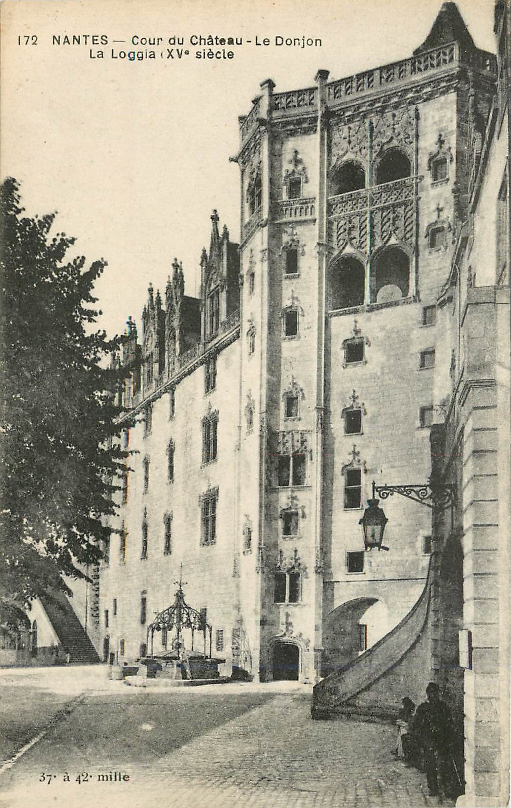 CPA Nantes Cour du Chateau Le Donjon La loggia XV e siecle