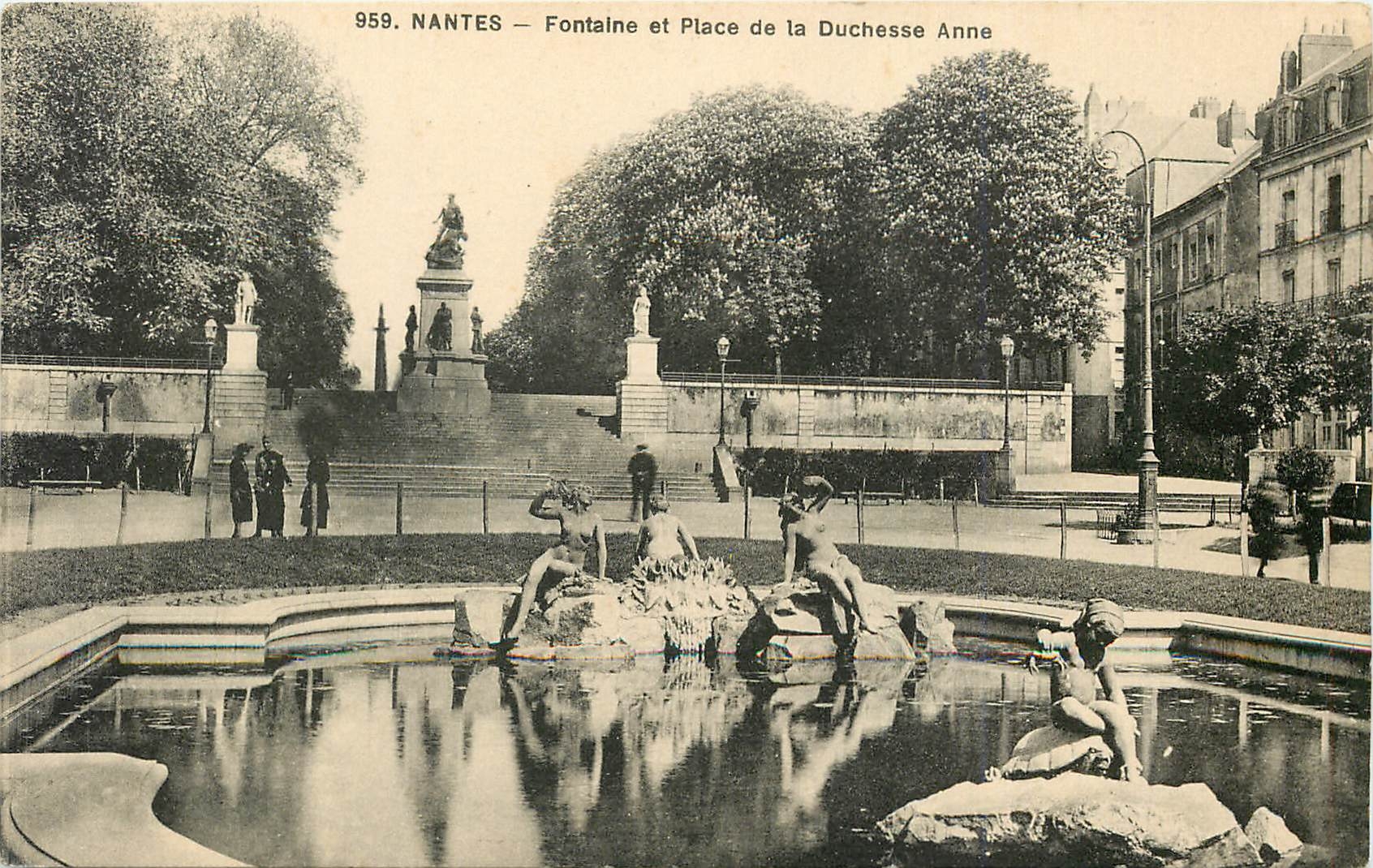 CPA Nantes Fontaine et place de la Duchesse Anne