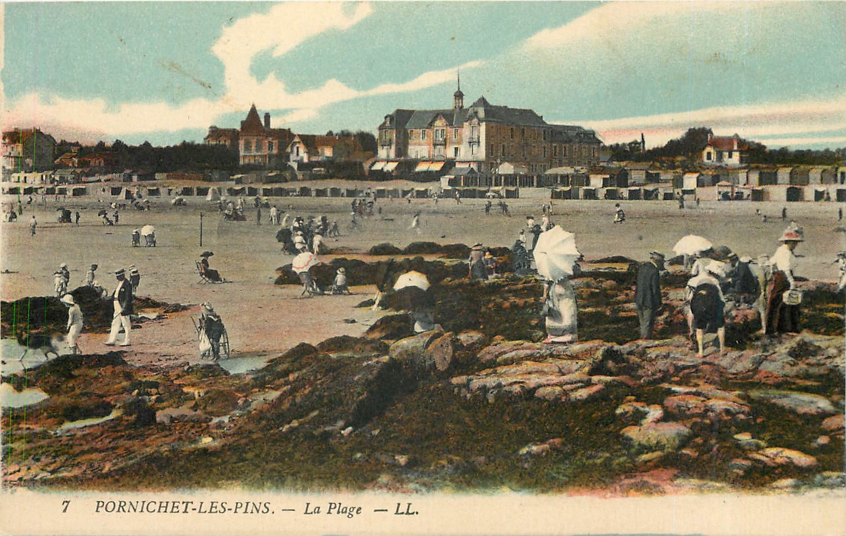 CPA Pornichet les pins la plage LL