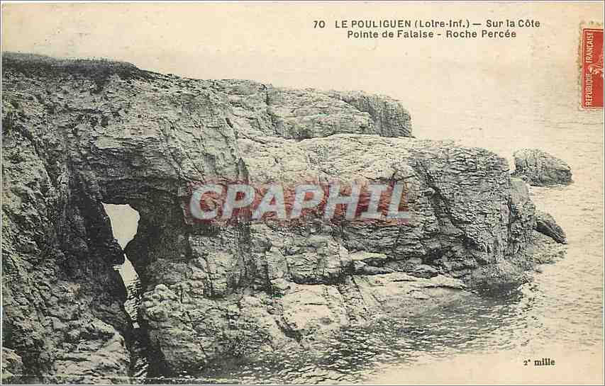 CPA Le Pouliguen-Loire Inf Sur la cote pointe de Falaise Roche Percee