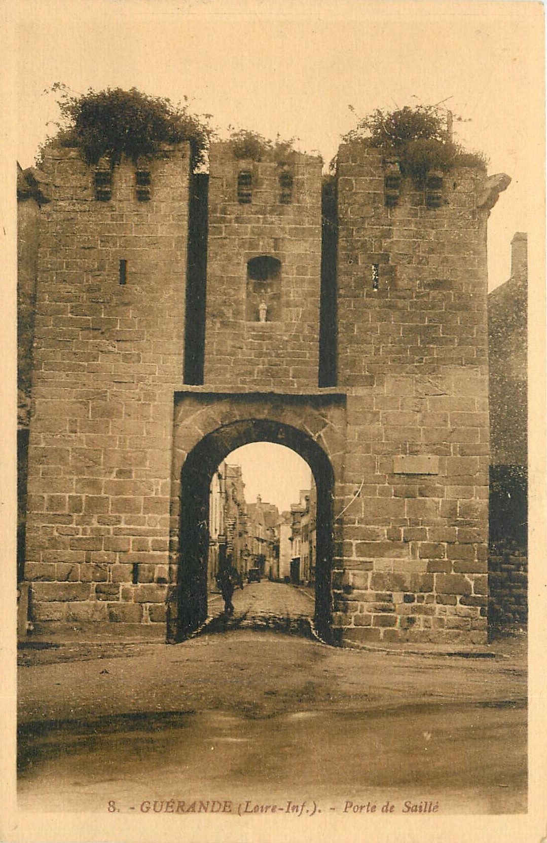 CPA Guerande Loire Inf Porte de Saille