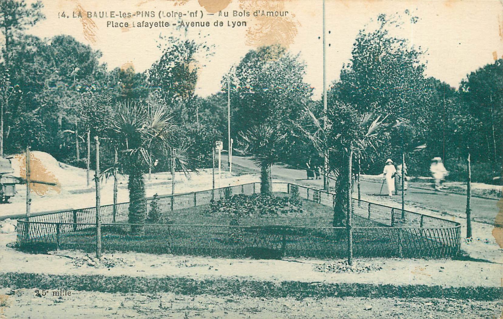CPA La baule les Pins Loire inf Au bois d'Amour Place lafayette Avenue de Lyon