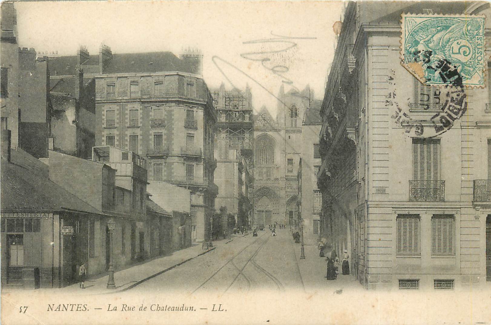 CPA Nantes La rue de Chateaudun