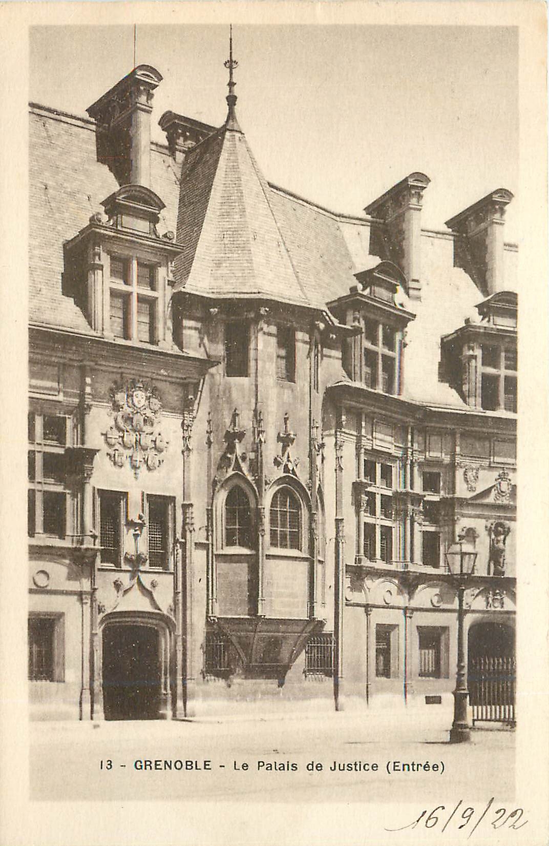 CPA Grenoble Le Palais de Justice Entrée