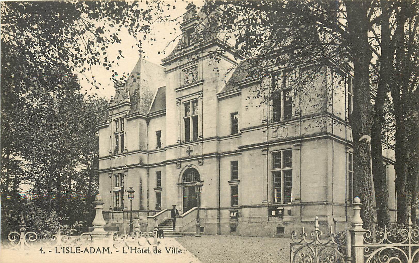 CPA L'Isle-Adam Hotel de ville